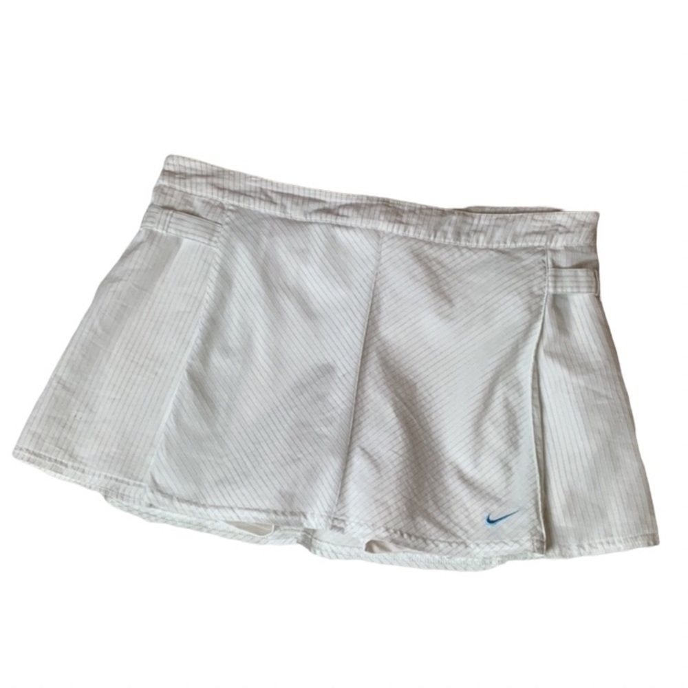 Nike FitDri tennis skirt White with blue pinstripes Size Medium